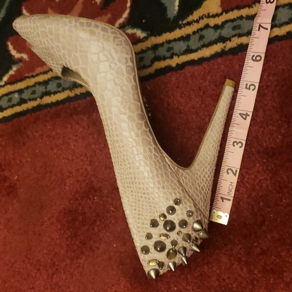 Vera WANG studded heels. - Picture 9 of 9